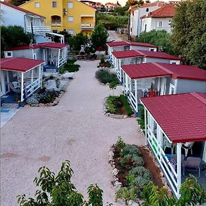 Fjaka Camp Pakostane